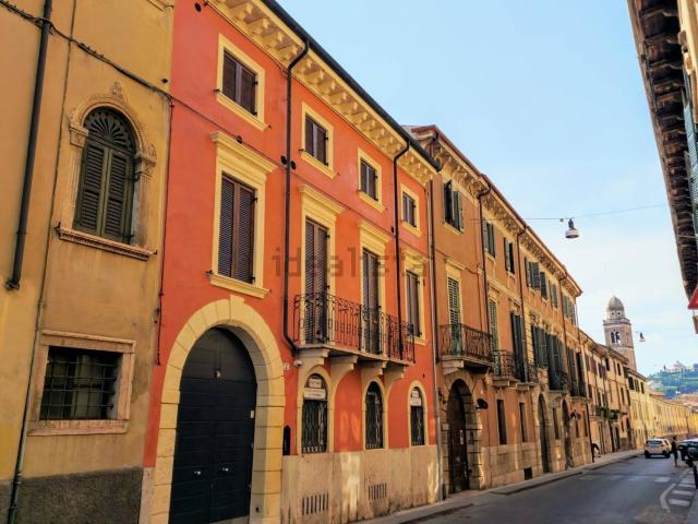 Appartamento in vendita a Veronetta, Brenzone