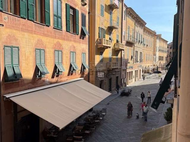 Appartamento in vendita a Finalmarina, Finale Ligure