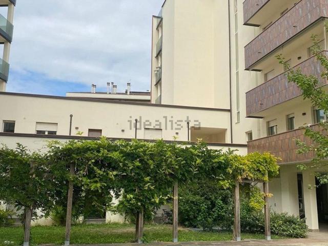 Appartamento in vendita a Zona 2000, Piacenza