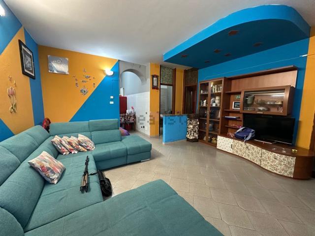 Appartamento in vendita a Albizzate, Lombardia