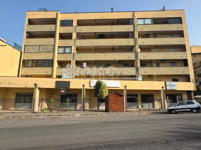 Appartamento in vendita a Quartiere Tribunale, Calabria