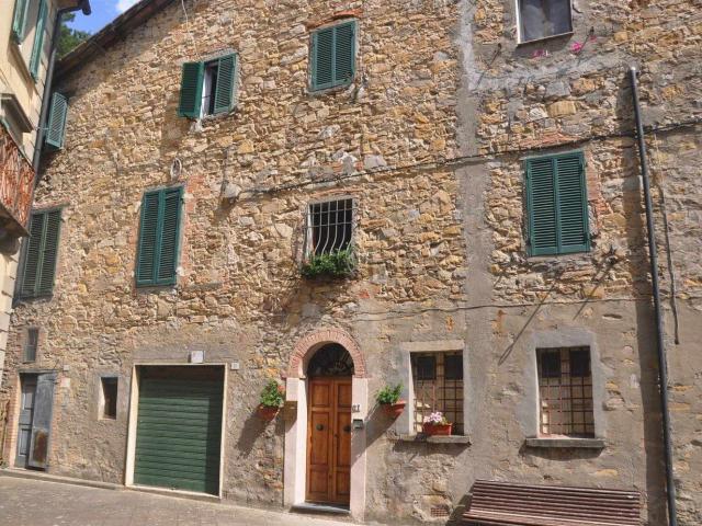 Appartamento in vendita a Castelnuovo di Val di Cecina, Pisa