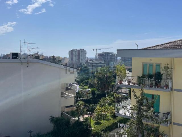 Appartamento in vendita a Salerno, Campania