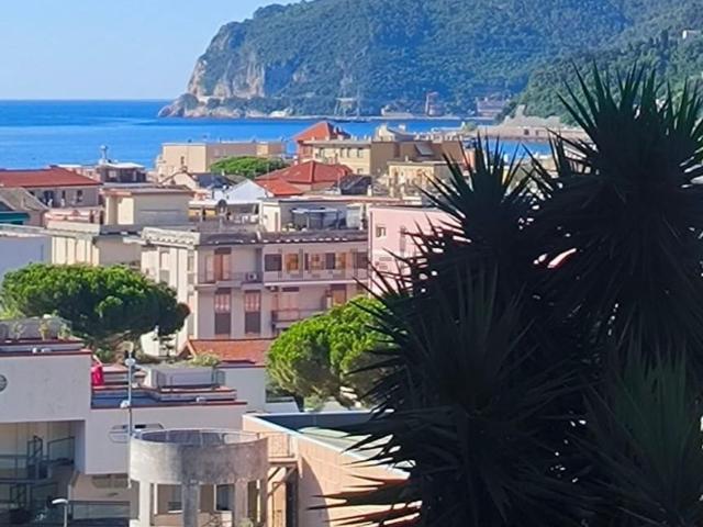 Appartamento in vendita a Spotorno, Liguria