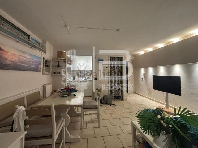 Appartamento in vendita a Marina di Massa, Marina Di Massa