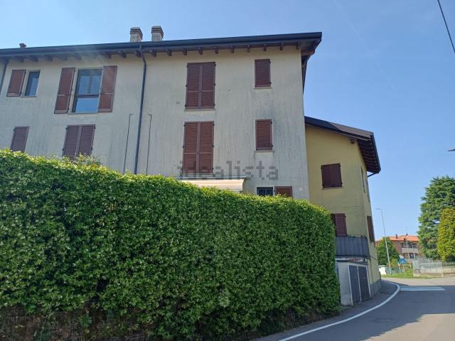 Appartamento in vendita a Aicurzio, Lombardia