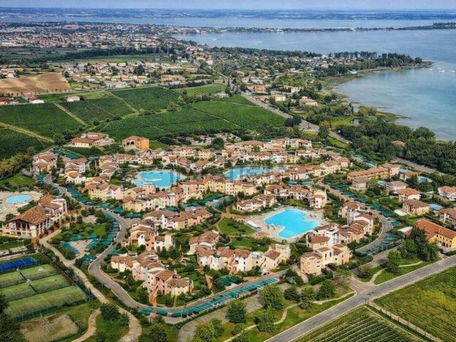 Appartamento in vendita a Peschiera Del Garda, Veneto