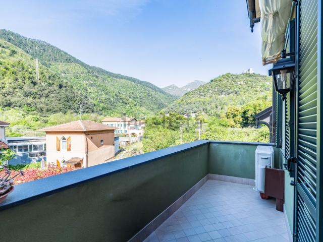 Appartamento in vendita a Zuccarello, Liguria