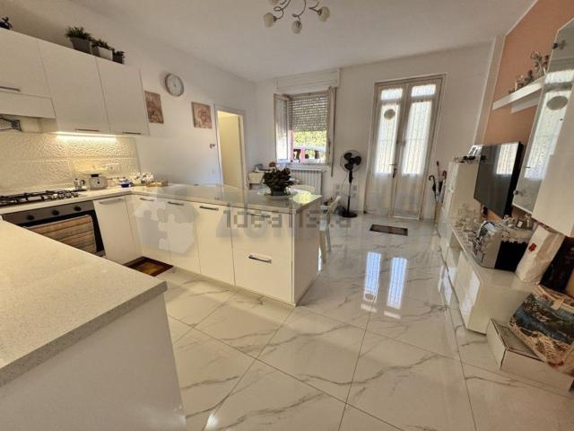Appartamento in vendita a Gallarate, Lombardia