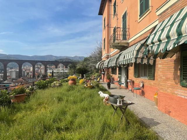 Appartamento in vendita a Val Polcevera, Serra Riccò