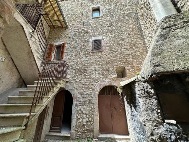 Appartamento in vendita a Vallo Di Nera, Umbria