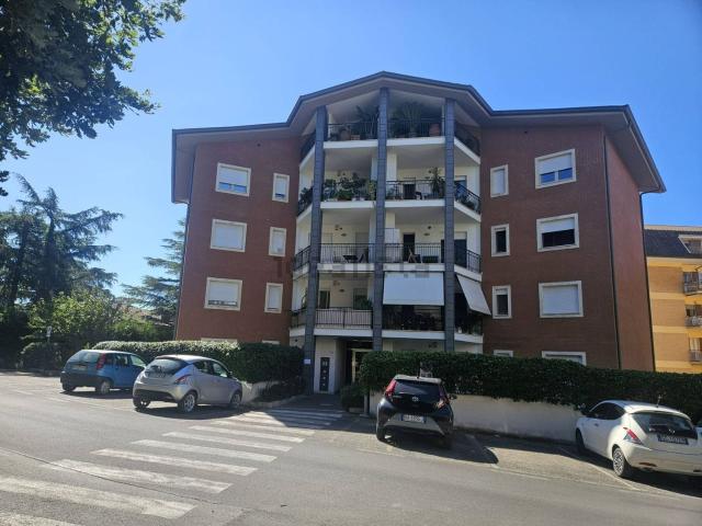 Appartamento in vendita a La Quercia, Viterbo