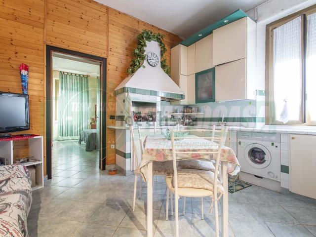 Appartamento in vendita a Gerenzano, Lombardia