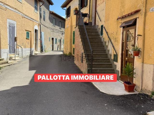 Appartamento in vendita a Capodimonte, Lazio