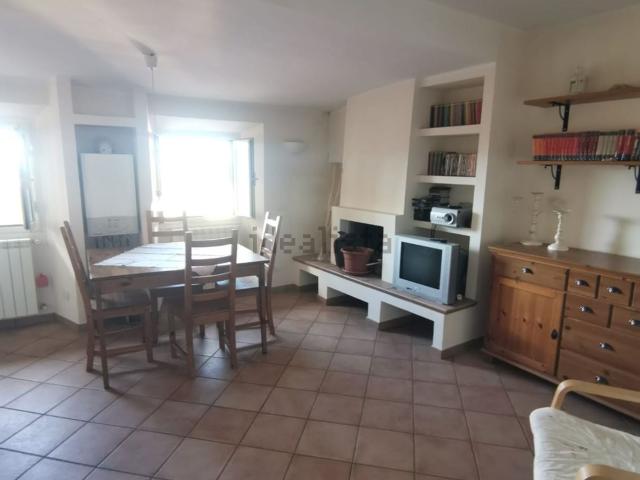 Appartamento in vendita a Scacciati, Roma Capitale