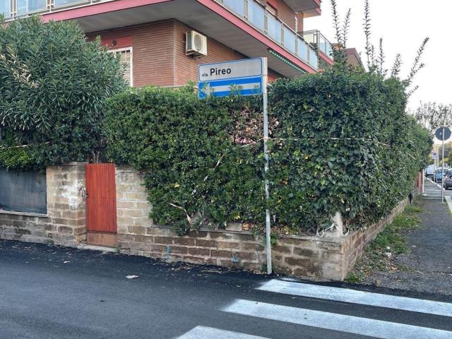 Appartamento in vendita a Laurentum, Pomezia