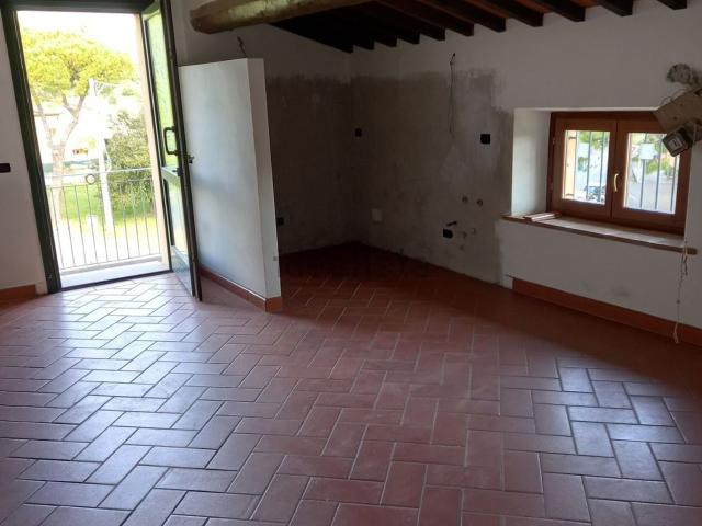 Appartamento in vendita a Collesalvetti, Toscana