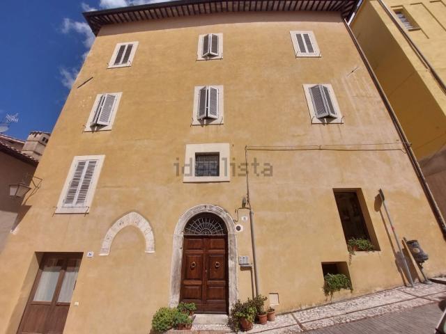 Appartamento in vendita a Spoleto, Umbria
