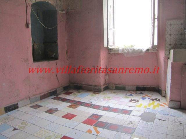 Appartamento in vendita a Bajardo, Liguria