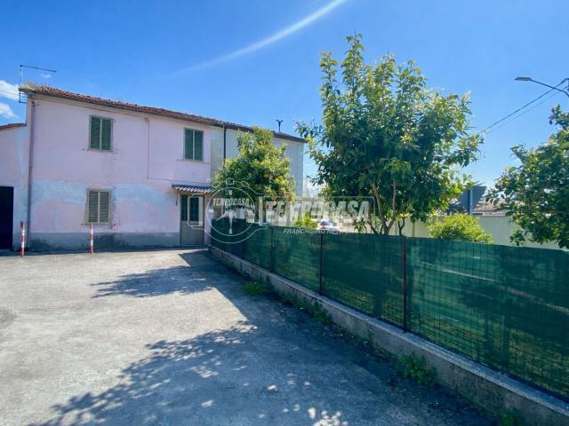 Appartamento in vendita a Marina Di Massa, Toscana
