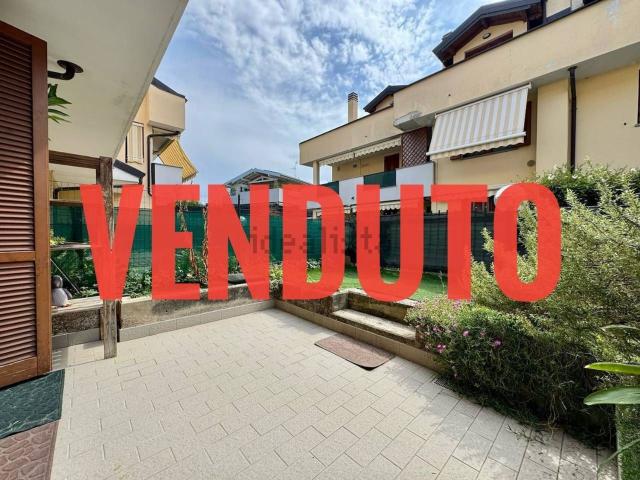 Appartamento in vendita a Trezzano Rosa, Lombardia