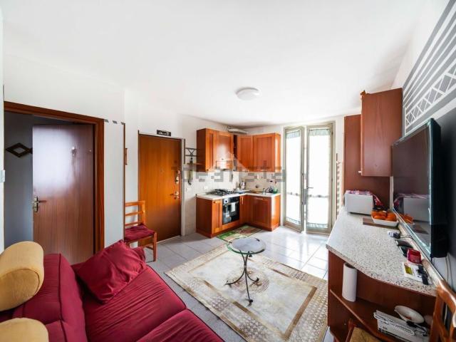 Appartamento in vendita a Arosio, Lombardia