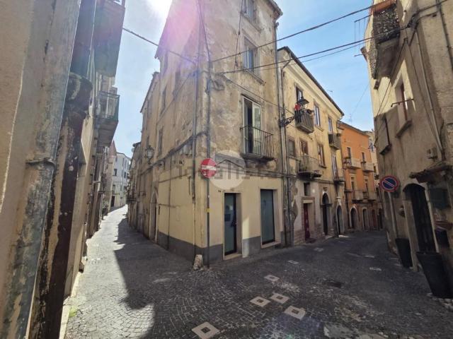 Appartamento in vendita a Campobasso, Molise
