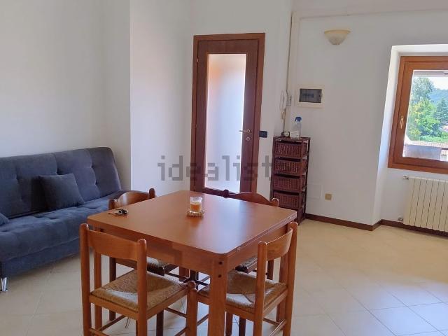 Appartamento in vendita a Alzate Brianza, Lombardia