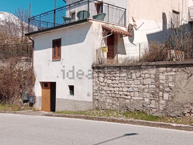 Appartamento in vendita a Barrea, Abruzzo