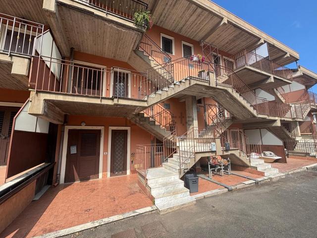 Appartamento in vendita a Aci Santa Lucia, Aci Catena