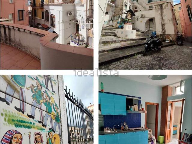 Appartamento in vendita a Vietri Sul Mare, Campania