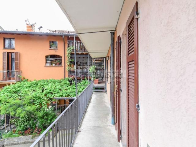Appartamento in vendita a Canzo, Lombardia