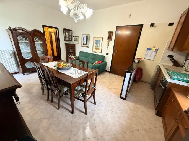 Appartamento in vendita a Lesmo, Lombardia