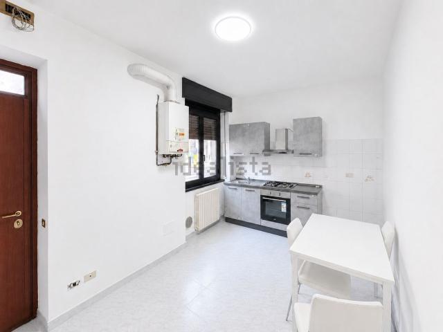 Appartamento in vendita a Caponago, Lombardia