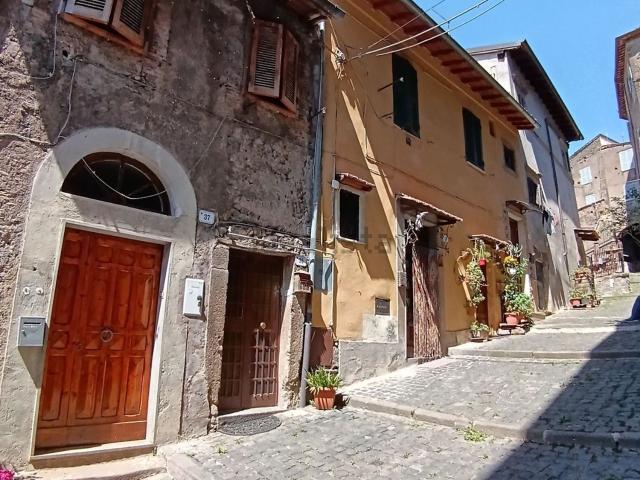 Appartamento in vendita a Ronciglione, Lazio