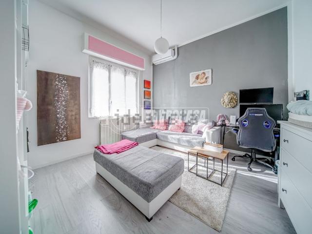 Appartamento in vendita a Golasecca, Lombardia