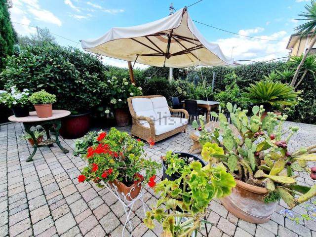 Appartamento in vendita a Ameglia, Liguria