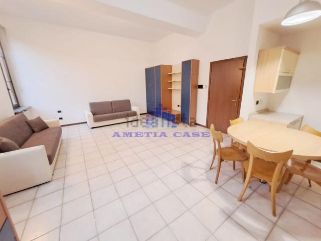 Appartamento in vendita a Robbiate, Lecco