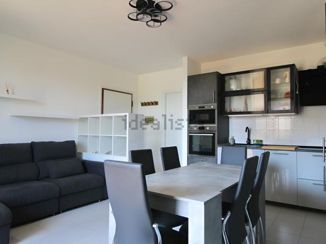 Appartamento in vendita a Comazzo, Lombardia