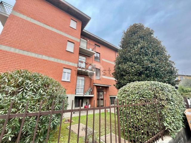 Appartamento in vendita a Carate Brianza, Lombardia