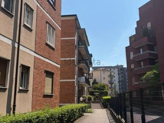Appartamento in vendita a Sant'Albino, Monza