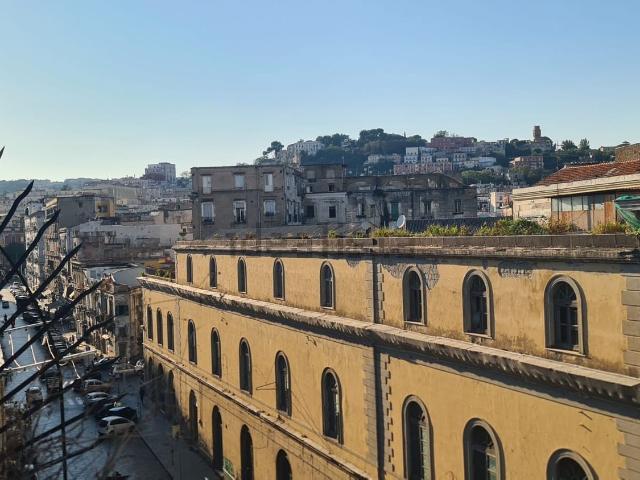 Appartamento in vendita a Municipalità 4, Campania