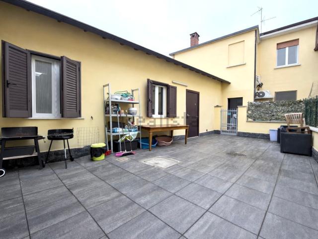 Appartamento in vendita a Vellezzo Bellini, Lombardia