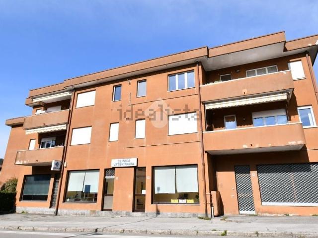 Appartamento in vendita a Lipomo, Lombardia