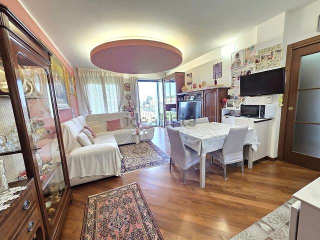Appartamento in vendita a Canegrate, Lombardia