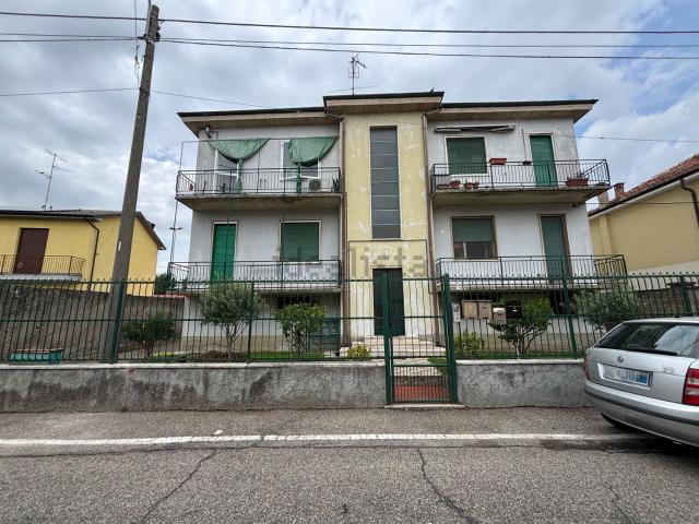 Appartamento in vendita a Trovo, Pavia