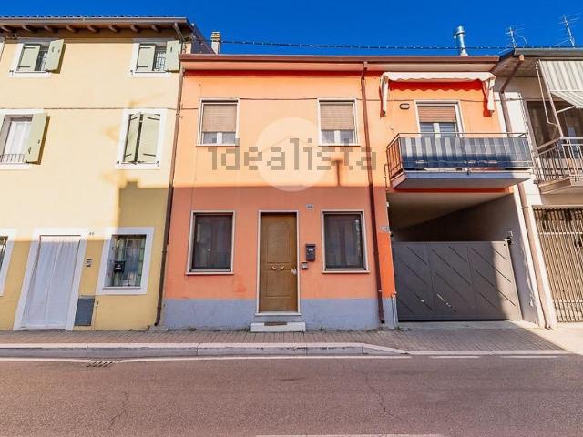 Appartamento in vendita a Sommacampagna, Veneto