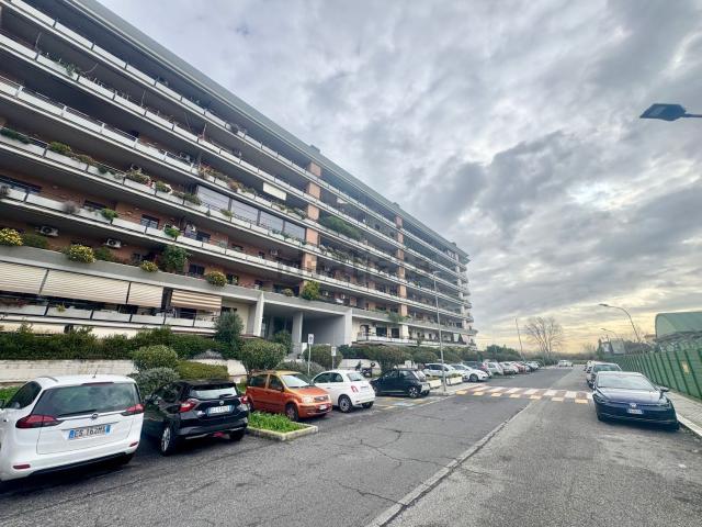 Appartamento in vendita a Pleiadi, Roma Capitale