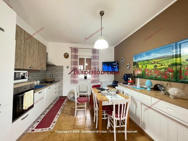 Appartamento in vendita a Campofelice Di Roccella, Sicilia