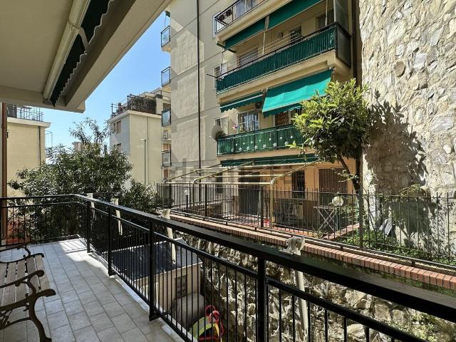 Appartamento in vendita a Lagaccio, Genova